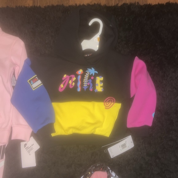 NWT Nike size 5 girls SOLD TODAY!!! - Picture 4 of 8